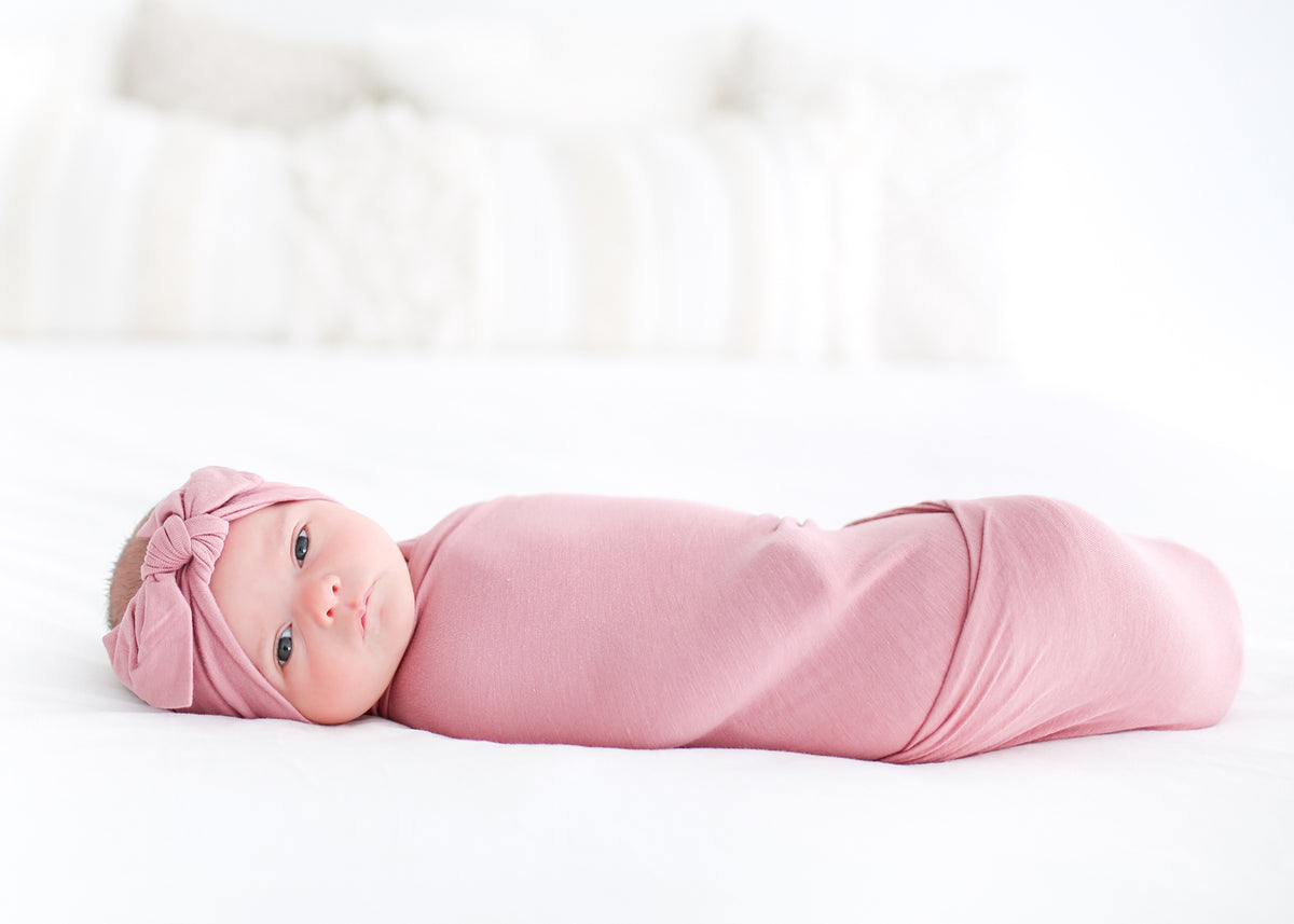 How To Swaddle A Baby [Step by Step Guide] Posh Peanut