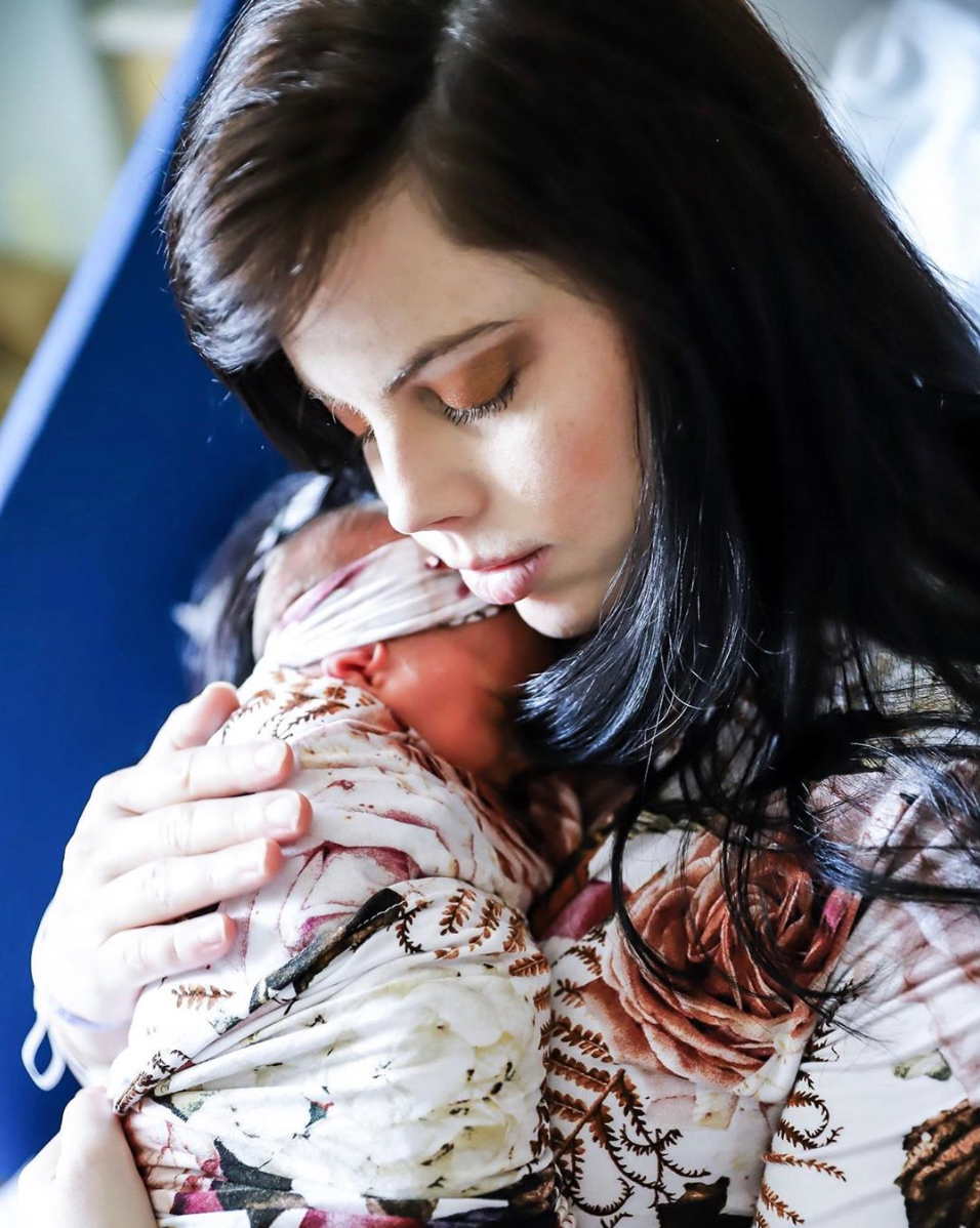 10 Signs of Postpartum Depression Everyone Should Recognize