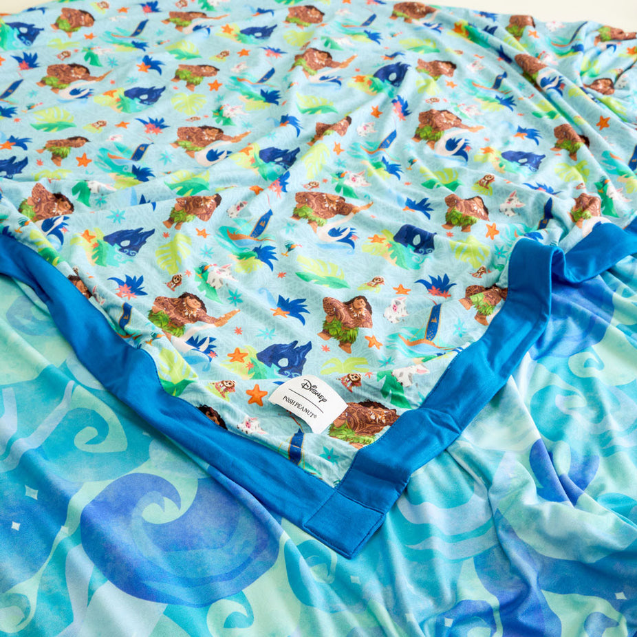 Disney Maui Tropical & Maui Waves Luxe Patoo® Blanket