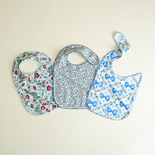 Emersyn Picot Bib Set