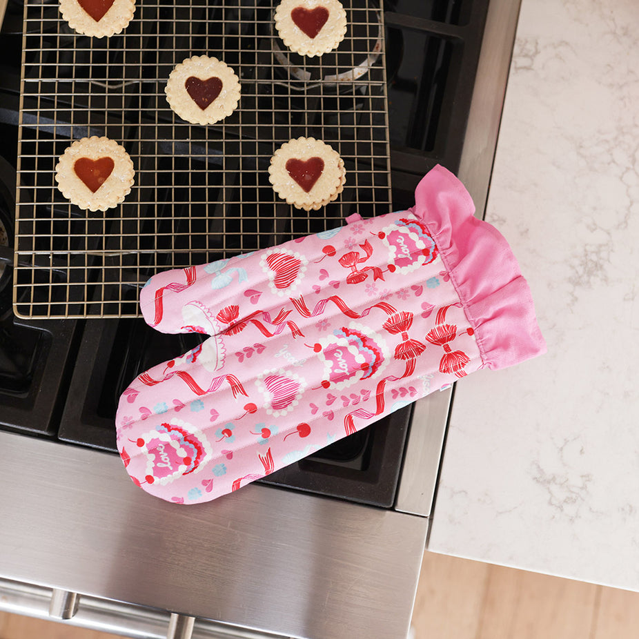 Love Cake Ruffled Oven Mitt