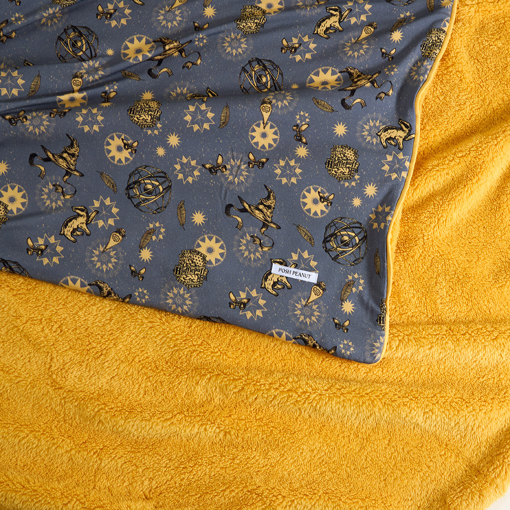 Hufflepuff House Luxe Plush Patoo® Blanket