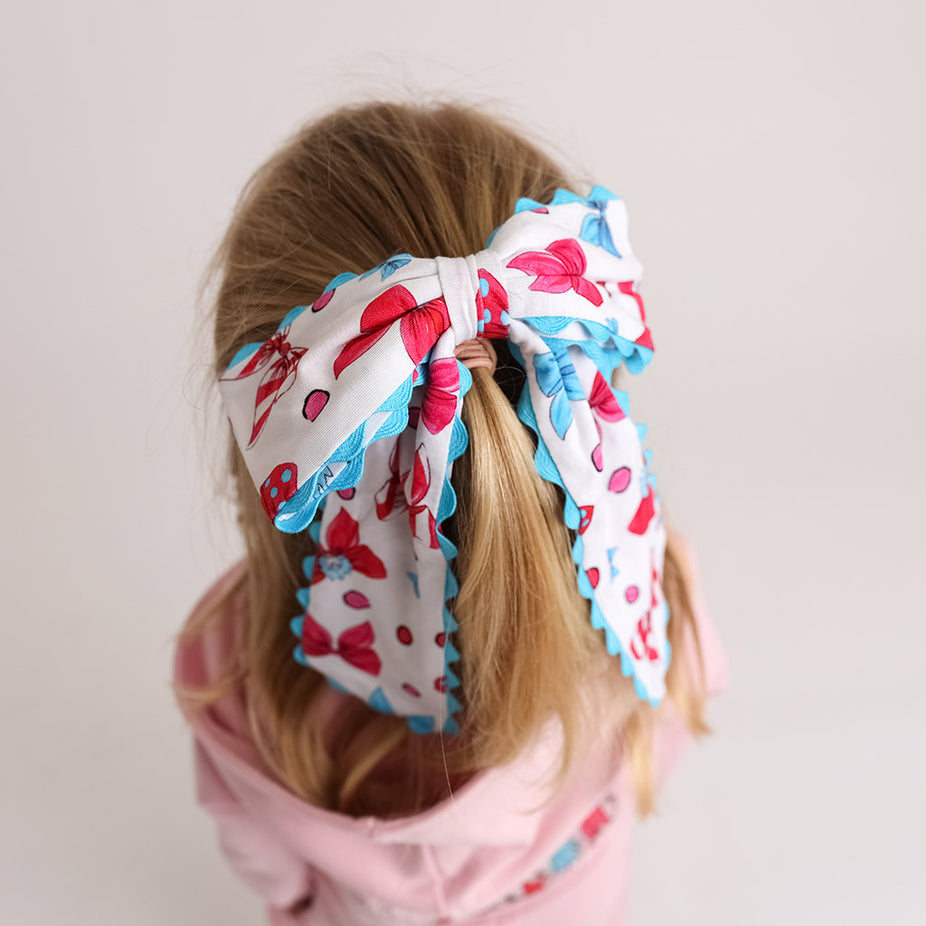 Dr. Seuss Bows & Things Luxe Scallop Bow Clip
